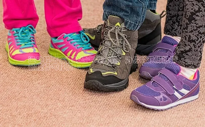 Bsport体育APP下载全站江铃新能源运动鞋与布鞋的透气性比较：为你的双脚选择
最佳透气鞋履