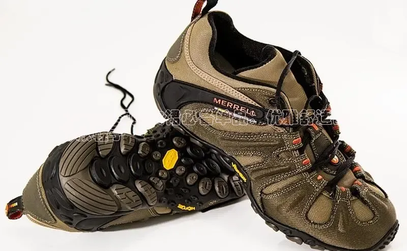 Bsports手机版百度翻译App2024春季配皮裙必备单品：优雅舒适的
春款鞋子