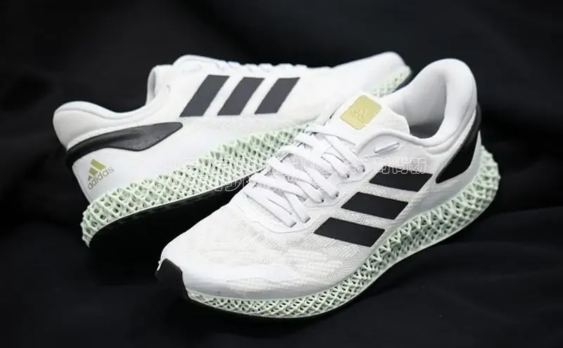 bsports必一运动百度人工翻译2024 年人气爆棚的粉红女鞋：时尚新
宠，必不可少的时尚宣言