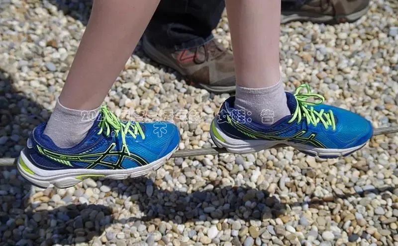 bsports登录入口文心一言2024 年度最透气舒適女鞋：告別悶腳
煩惱，告別不適