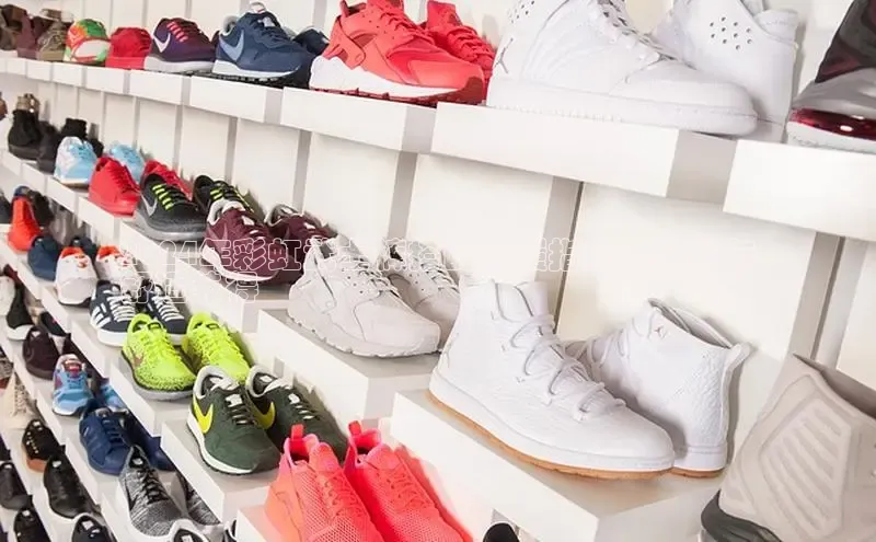 b体育sports顺丰2024年彩虹武士裤搭配鞋履指南：时髦与
舒适兼得