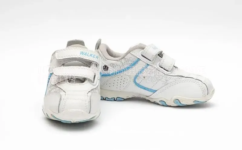 b体育(中国)官方网站京东13岁女学生秋季时尚鞋履指南：2024年
潮流趋势