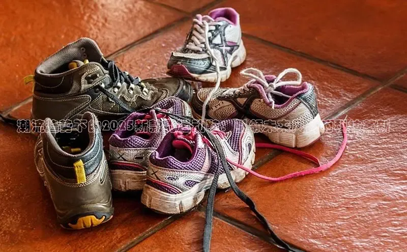潮流趋势下的2025新款男运动鞋：引领未来风尚的科技革新